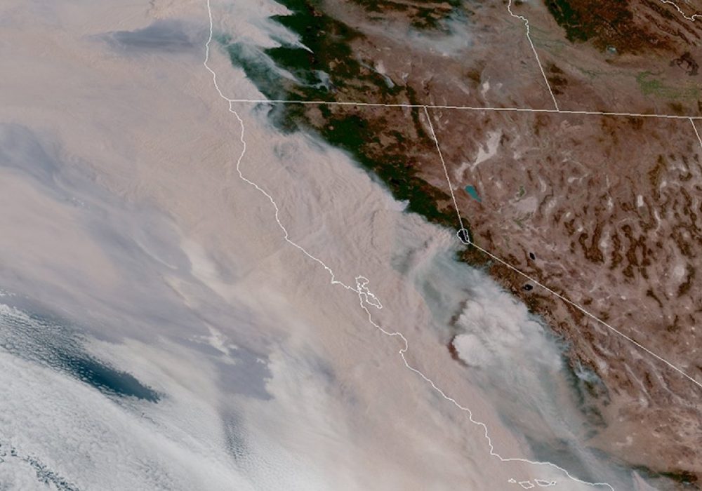 Satellite view of California, September 9, 2020. Source: <a href=https://commons.wikimedia.org/wiki/File:GOES17_geocolor_Western_US_2020-09-09_1100AM.jpg>U.S. National Weather Service/Wikimedia (Public Domain)</a>.