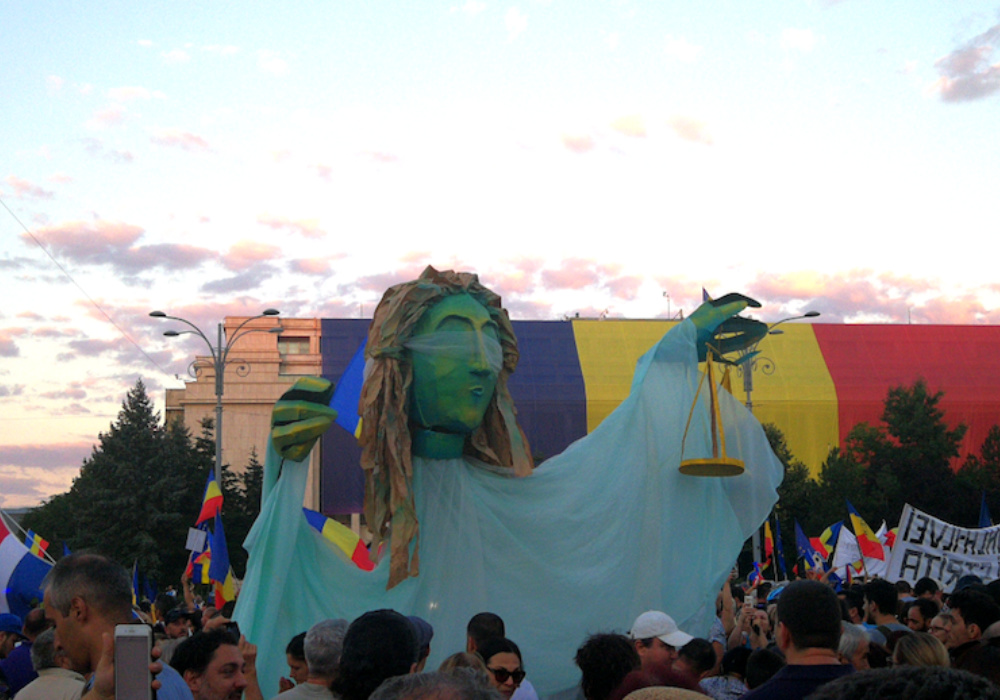 Protest against corruption in Bucharest, August 2018. CREDIT: <a href="https://commons.wikimedia.org/wiki/File:10_August_-Protest_against_corruption_-_Bucharest_2018_-_Victory_Square_6.png">Babu (CC)</a>