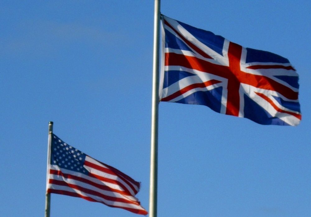CREDIT: <a href="https://commons.wikimedia.org/wiki/File:Flags_of_UK_and_USA.jpg">Tvabutzku1234 (CC)</a>