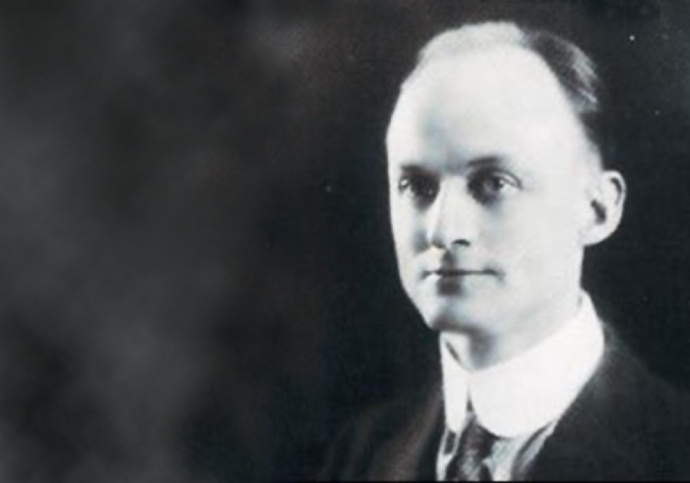 Reinhold Niebuhr circa 1916