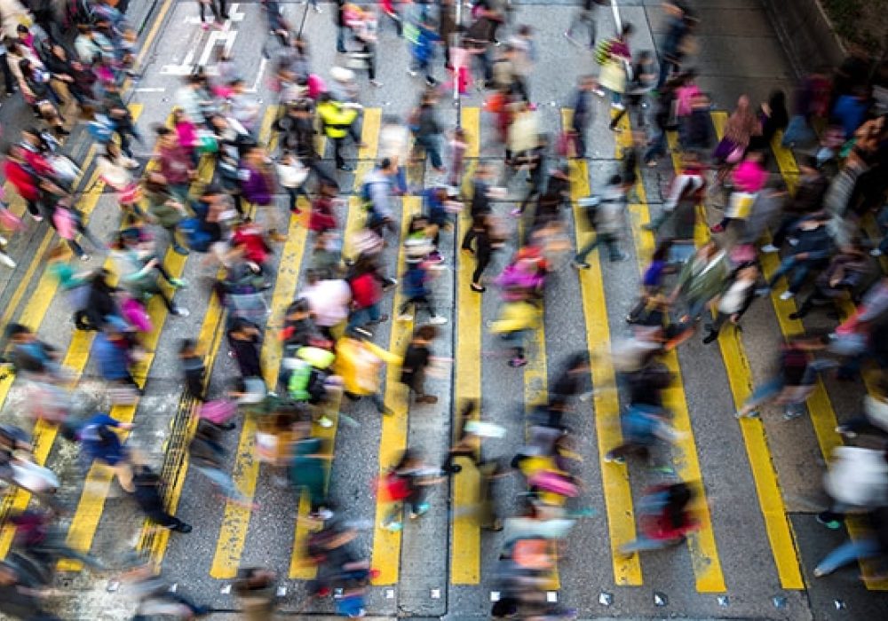 Busy Crossing Street in Hong Kong, China. CREDIT: <a href="http://shutr.bz/1PgFnta" target="_blank">Shuttersock</a>