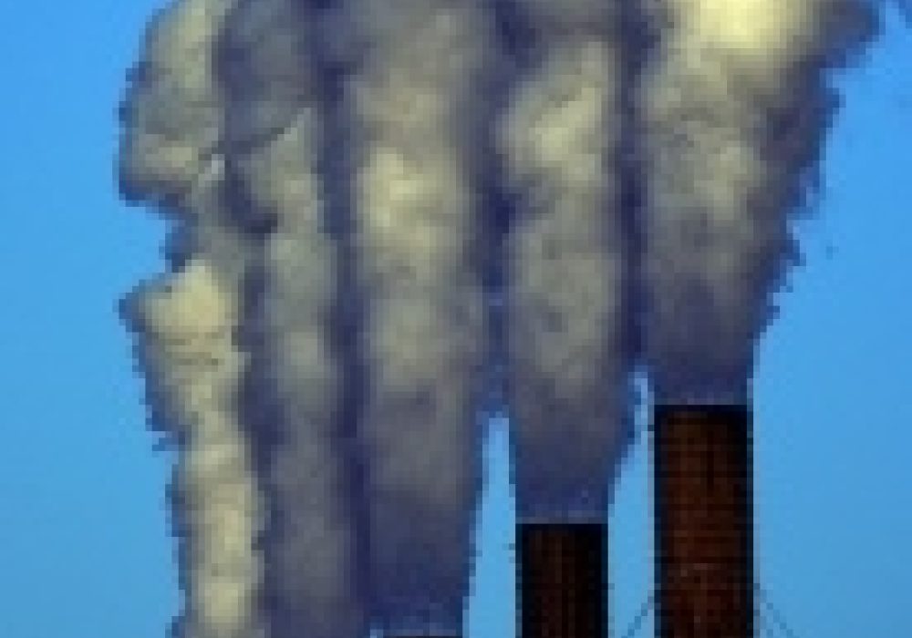 Air pollution. Photo by <a href="http://flickr.com/photos/21313845@N04/2332473286/">Paul <br>Falardeau</a> (<a href="http://creativecommons.org/licenses/by-nc/2.0/deed.en">CC</a>).