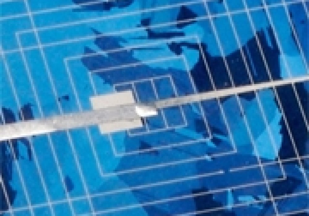 Solar cell on a parking meter in Seattle. <br>Photo by <a href="http://flickr.com/photos/drmartin/1407097573/" target=_blank>Daniel Reed Martin</a> (<a href="http://creativecommons.org/licenses/by-nc-sa/2.0/deed.en-us" target=_blank>CC</a>).