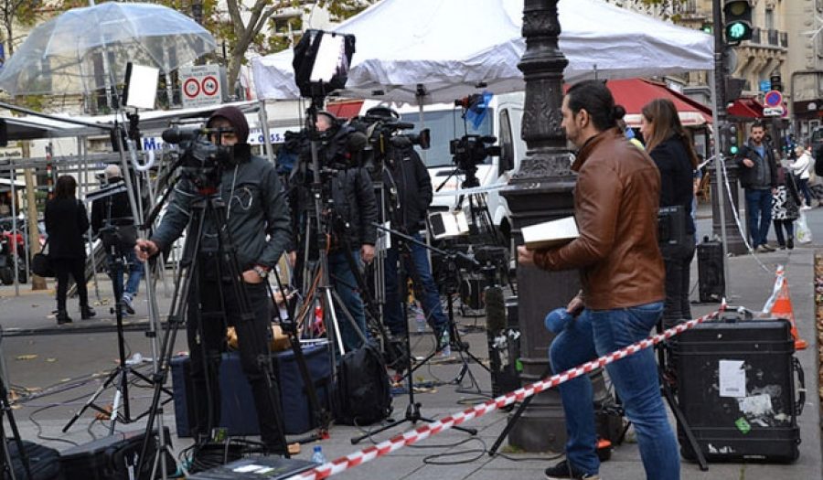 Around the Bataclan, Paris, November 2015. CREDIT: <a href="https://www.flickr.com/photos/jmenj/22442015744" target="_blank">JeanneMenjoulet&Cie</a>