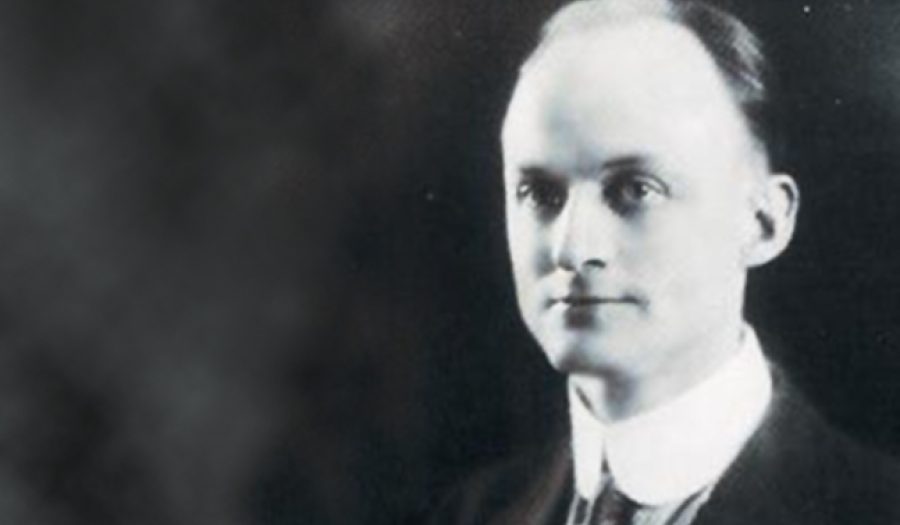 Reinhold Niebuhr circa 1916