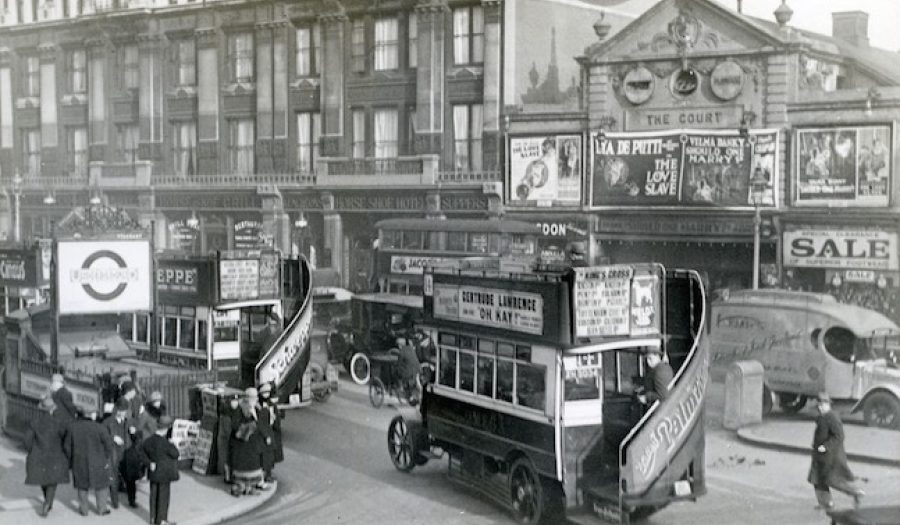 Tottenham Court Road, London, 1927. Via <a href="https://commons.wikimedia.org/wiki/File:Tottenham_Court_road_in_London_1927.jpg">Wikimedia</a>