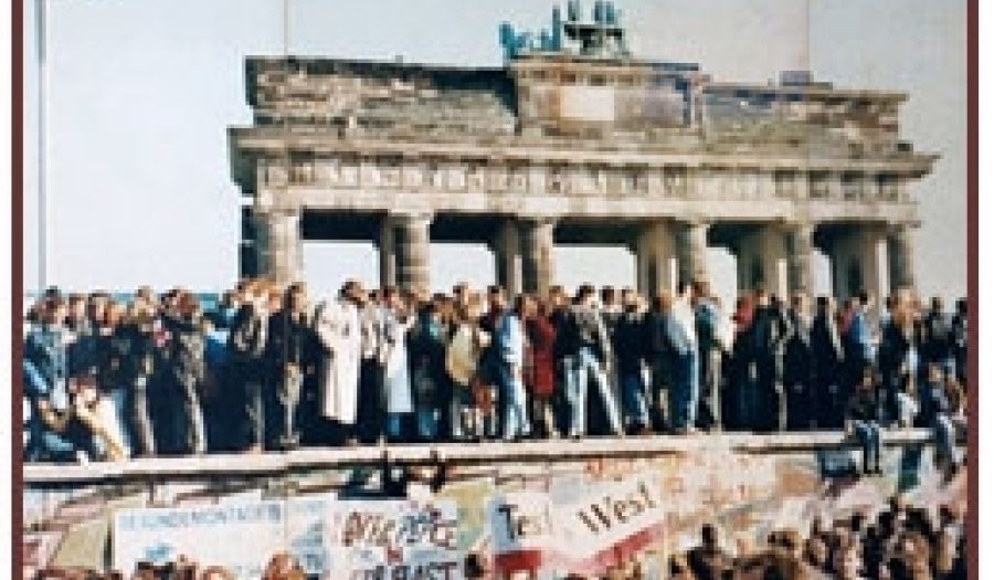 <a href="http://commons.wikimedia.org/wiki/File:Thefalloftheberlinwall1989.JPG" target=_blank>The Fall of the Berlin Wall, 1989</a>.<br> Unknown photographer, public domain.