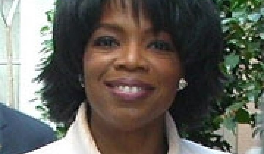Oprah Winfrey. Photo by <a href="http://www.flickr.com/photos/alan-light/216012860/in/set-72157594238003999/" target=_blank>Alan Light</a> (<a href="http://creativecommons.org/licenses/by/2.0/" target=_blank>CC</a>).