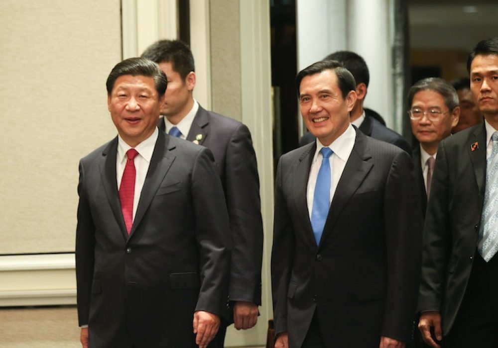 China's President Xi Jinping and Taiwan's then-President Ma Ying-jeou in Singapore, 2015. CREDIT: <a href="https://www.flickr.com/photos/presidentialoffice/22843285625">Taiwan Presidential Office</a> <a href="https://creativecommons.org/licenses/by/2.0/">(CC)</a>