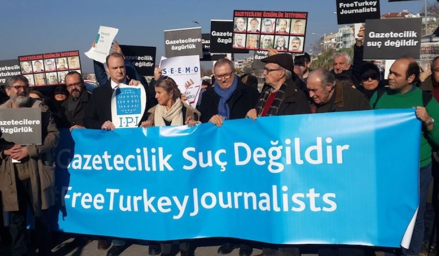 Turkish journalists protesting in Istanbul, 2016. CREDIT: <a href="https://commons.wikimedia.org/wiki/File:Turkish_journalists_protesting_imprisonment_of_their_colleagues_in_2016.jpg">Hilmi Hacaloğlu/Voice of America/Public Domain</a>