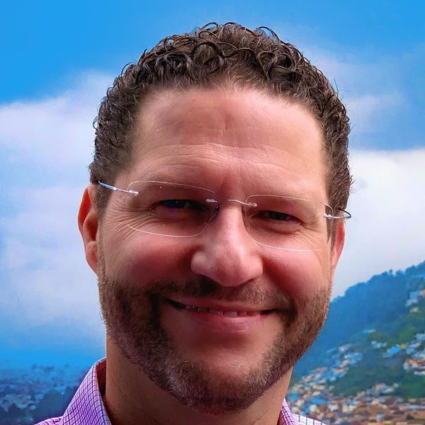 Maurico Rodas Headshot